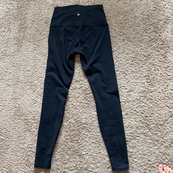 Lulu lemon gently used ankle length pants - Picture 2 of 3